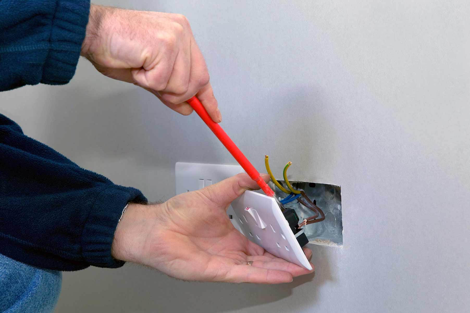 Our electricians can install plug sockets for domestic and commercial proeprties in Spitalfields and the local area. 